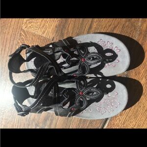 Women’s black sandals with ankle strap size 7